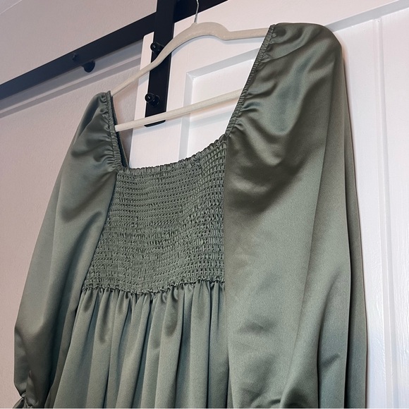 Beautiful green maternity midi dress 💚💚 - Picture 7 of 8